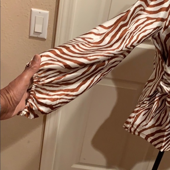 Silky cream and brown zebra print blouse - Picture 5 of 8